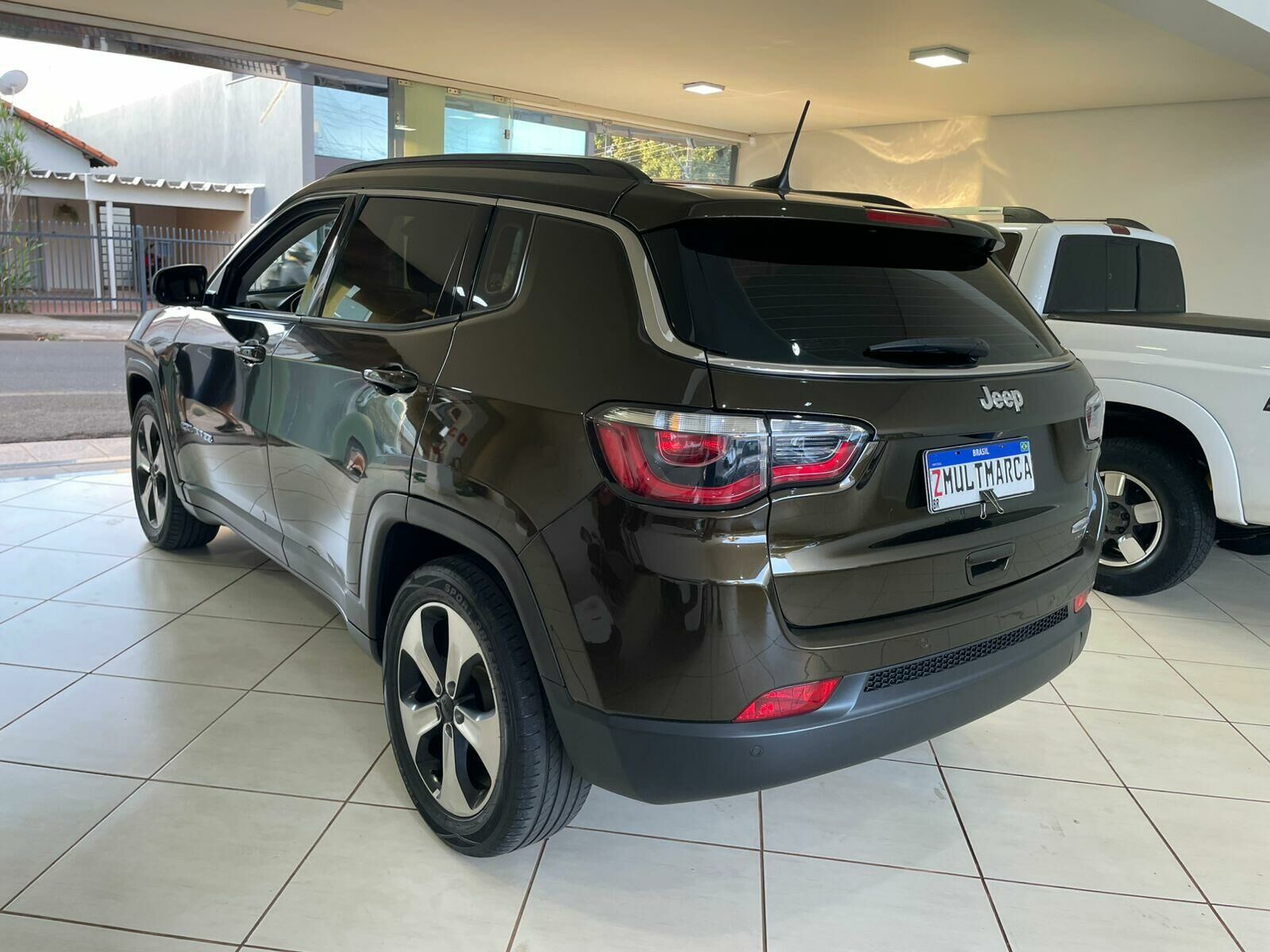 Imagem do veículo  JEEP COMPASS LONGITUDE 2.0